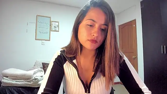 Ana  Pink online show from March 3, 2026, 1:34 am