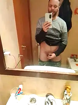 manchego85 online show from November 5, 2025, 8:53 pm