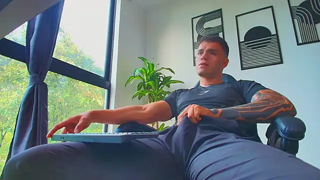 ALPHA DOMINUS  online show from April 14, 2026, 9:54 pm