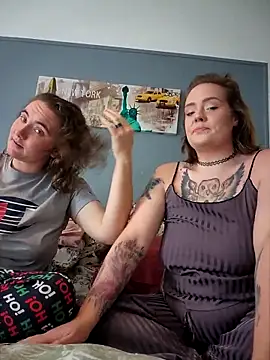 AndHerXO online show from December 15, 2025, 1:59 pm