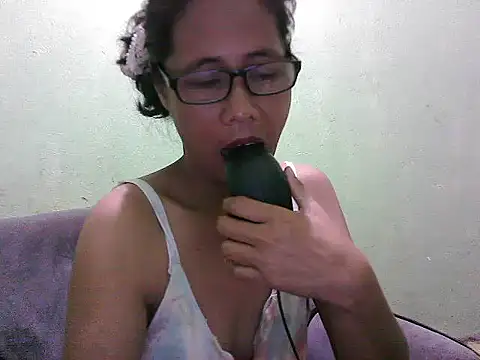 HotLadyPinay32 online show from March 29, 2026, 10:21 pm