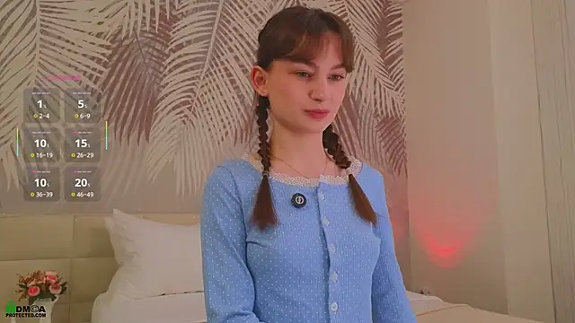 LolaPrise online show from April 12, 2026, 1:43 am