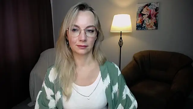 Snapshot of Ava_Elior chatting on September 9, 2025, 9:20 am Ava Elior online show from September 9, 2025, 9:20 am