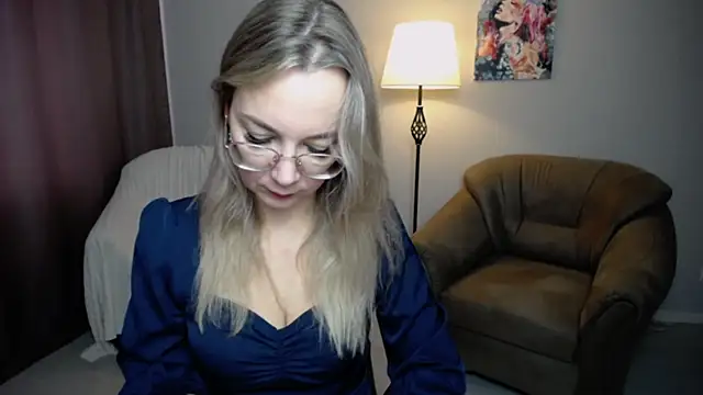 Snapshot of Ava_Elior chatting on September 16, 2025, 9:21 am Ava Elior online show from September 16, 2025, 9:21 am