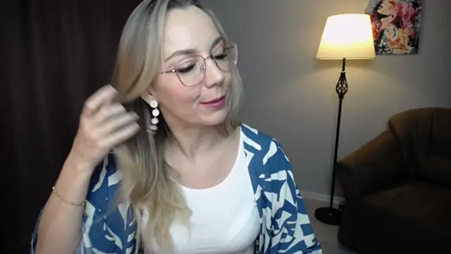 Ava Elior online show from November 23, 2025, 6:35 am