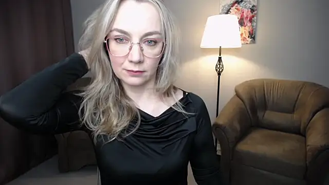 Ava Elior online show from April 14, 2026, 12:33 pm