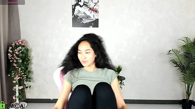 FlirtyAura online show from September 20, 2025, 3:51 am