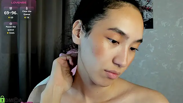 FlirtyAura online show from December 1, 2025, 4:06 am