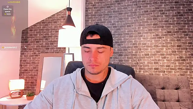 connorsmiith online show from October 13, 2025, 11:21 am