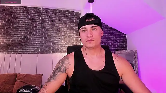 connorsmiith online show from February 14, 2026, 3:42 pm