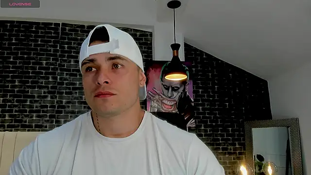 connorsmiith online show from April 6, 2026, 11:05 pm