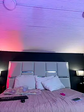 BellaFernandez   online show from October 1, 2025, 10:54 am