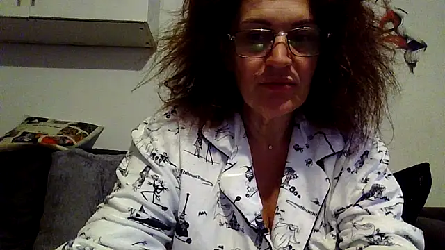 RubyyRosee online show from April 12, 2026, 5:34 am