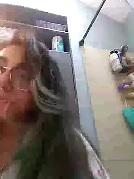 Lovelyrainn online show from September 24, 2025, 2:09 pm