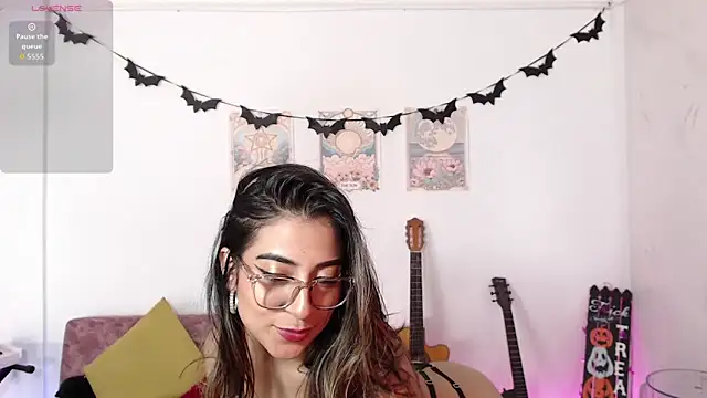 Susanahendrix online show from October 27, 2025, 6:23 pm