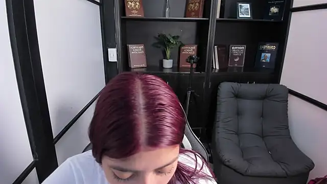 SharonQueen1 online show from September 14, 2025, 6:07 pm