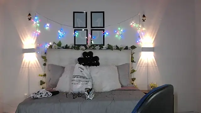 Megan 05  online show from March 5, 2026, 6:15 pm