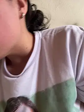 Megan 05  online show from May 14, 2026, 5:20 pm