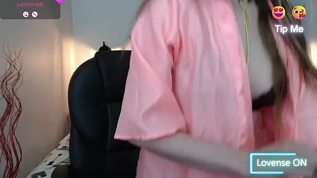 Snapshot of velvet__moon chatting on September 22, 2025, 3:58 pm velvet  moon online show from September 22, 2025, 3:58 pm