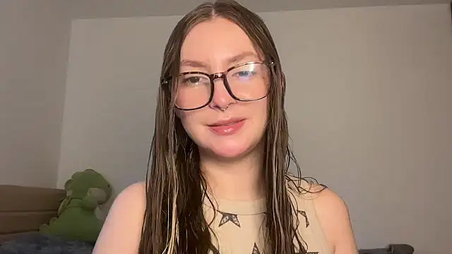 velvet  moon online show from May 8, 2026, 10:04 pm