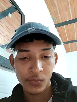 hotrabbit120105 online show from December 17, 2025, 3:29 pm