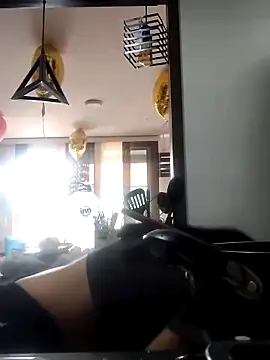 Megara 25 online show from October 9, 2025, 7:01 pm