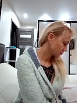 KissMiSveet online show from December 21, 2025, 2:02 pm