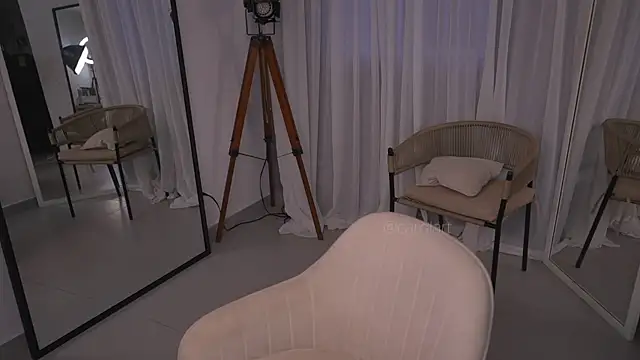 Snapshot of Carolart_ chatting on September 10, 2025, 11:05 pm Carolart  online show from September 10, 2025, 11:05 pm