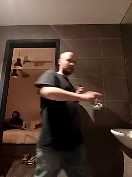 str8matesirishoz online show from April 21, 2026, 8:44 pm