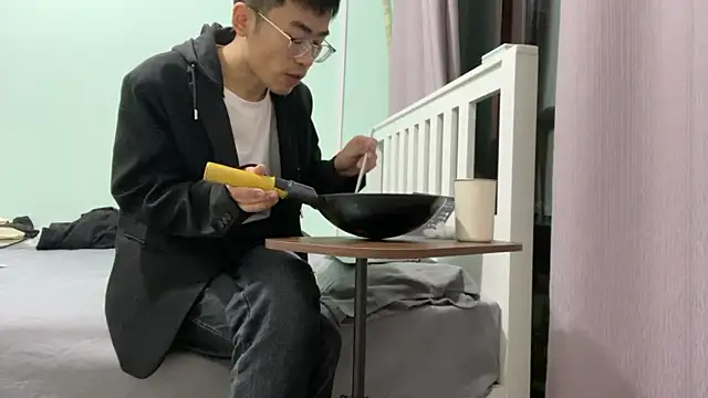 cily online show from December 22, 2025, 11:40 am