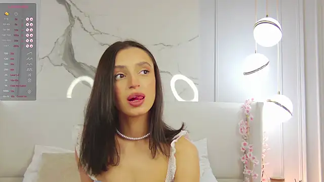 AdoraCortes online show from November 9, 2025, 5:28 am