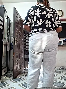 SIMIHOT online show from January 12, 2026, 9:14 am