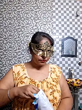 Snapshot of SIMIHOT chatting on June 7, 2026, 4:11 pm SIMIHOT online show from June 7, 2026, 4:11 pm