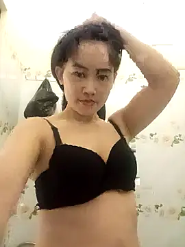 Snapshot of besa4 chatting on November 26, 2025, 1:45 pm besa4 online show from November 26, 2025, 1:45 pm