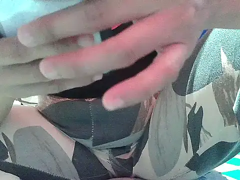 Ayiesha online show from September 13, 2025, 3:23 pm