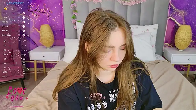 Moon  Bunny online show from February 22, 2026, 12:36 pm