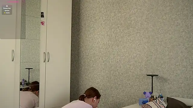 MiaSkyKiss online show from March 23, 2026, 2:54 pm