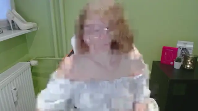 juicyPenny online show from December 18, 2025, 7:36 am