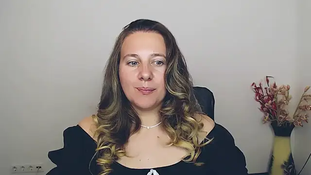 Darklure  online show from September 13, 2025, 9:03 pm