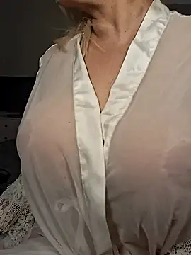 milfevapeccato online show from November 1, 2025, 2:02 am