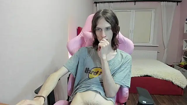 eleganc3 online show from October 16, 2025, 6:42 pm