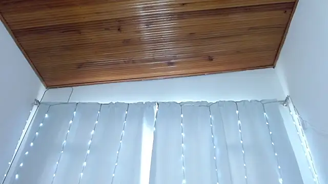 Snapshot of Charlothe_Wright chatting on April 23, 2026, 7:49 pm Charlothe Wright online show from April 23, 2026, 7:49 pm