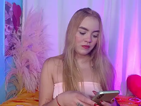 Miaa rosses3 online show from October 1, 2025, 11:44 pm