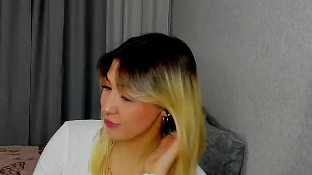 Bella svon online show from September 21, 2025, 1:13 pm