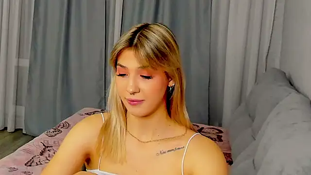 Bella svon online show from October 5, 2025, 3:10 pm