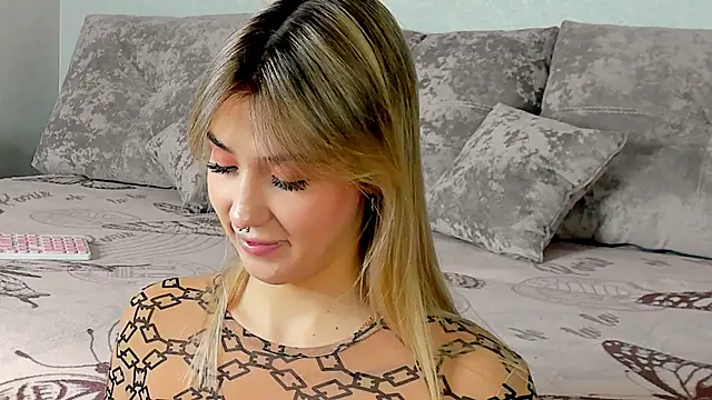 Bella svon online show from November 16, 2025, 9:26 am