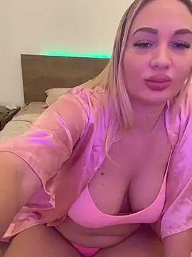 NellyExtraa online show from November 6, 2025, 1:01 pm