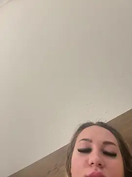 NellyExtraa online show from March 6, 2026, 10:50 pm