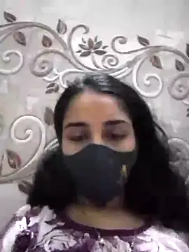 Snapshot of Zoya_G chatting on October 7, 2025, 10:34 am Zoya G online show from October 7, 2025, 10:34 am