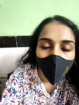 Snapshot of Zoya_G chatting on February 24, 2026, 10:13 am Zoya G online show from February 24, 2026, 10:13 am